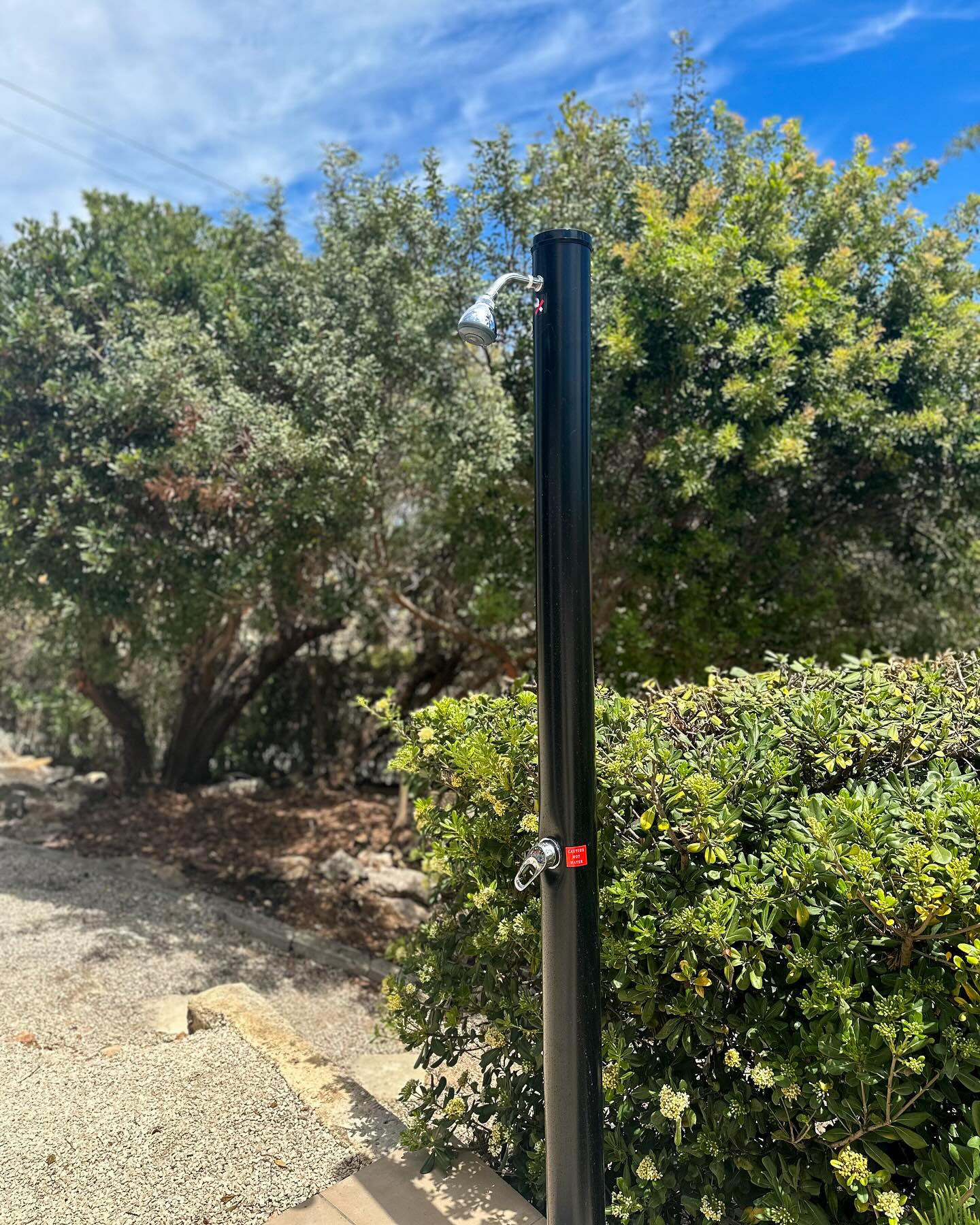 Buitendouche bij de tuin